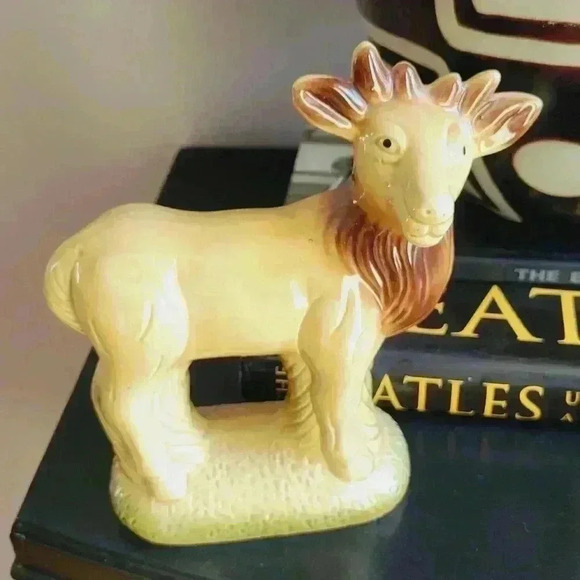 Unusual Vintage Ceramic Piece Moose Deer Elk Figure Handcrafted - Picture 1 of 10